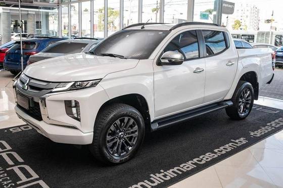 MITSUBISHI TRITON 2.4 BITURBO DIESEL CD HPE 4X4 AUTOMÁTICO